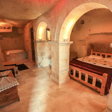 Abu Hayat Cave Suites Ortahisar Ngoại thất bức ảnh