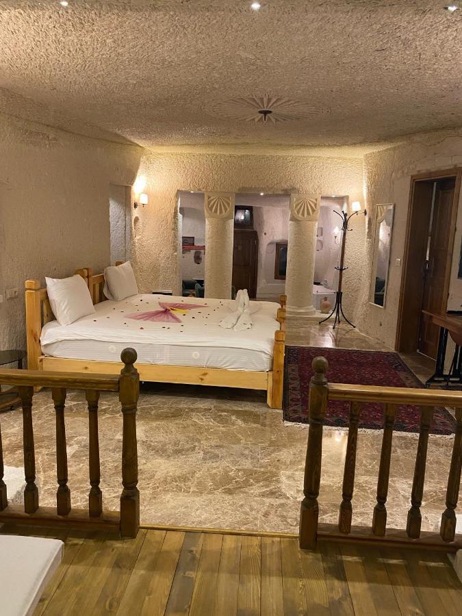 Abu Hayat Cave Suites Ortahisar Ngoại thất bức ảnh