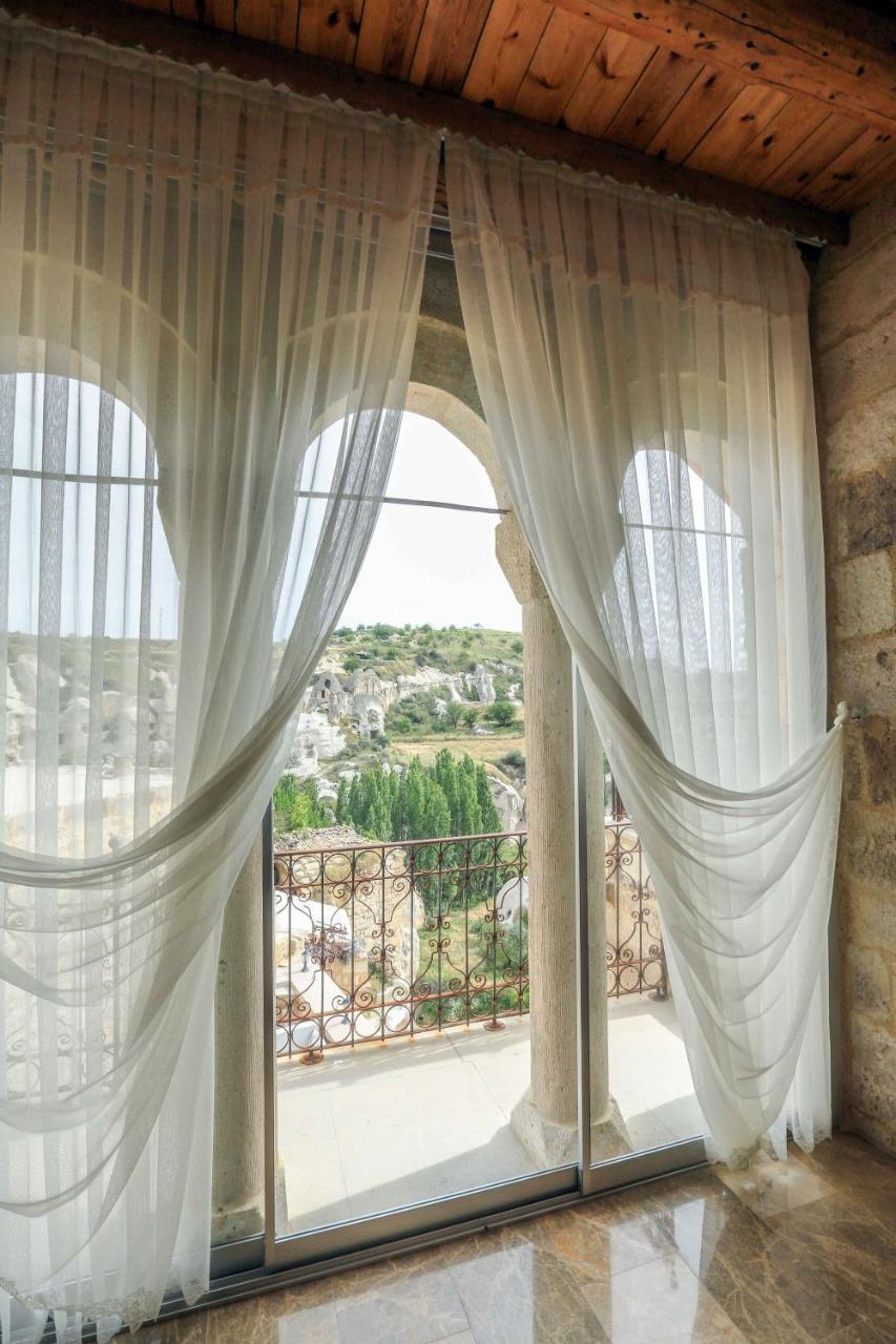 Abu Hayat Cave Suites Ortahisar Ngoại thất bức ảnh