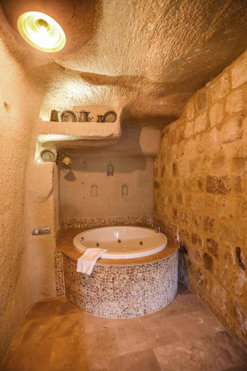 Abu Hayat Cave Suites Ortahisar Ngoại thất bức ảnh