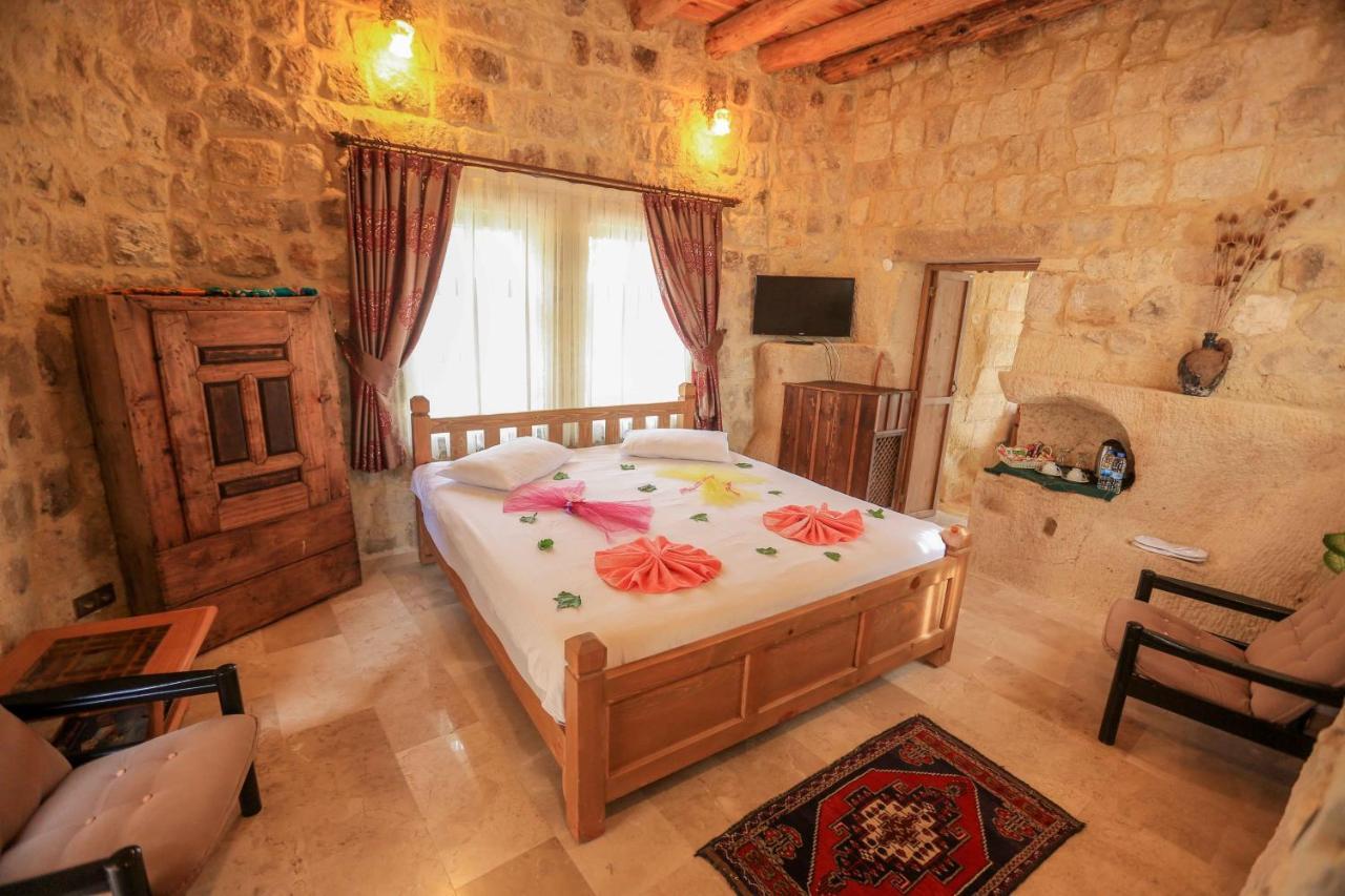 Abu Hayat Cave Suites Ortahisar Ngoại thất bức ảnh