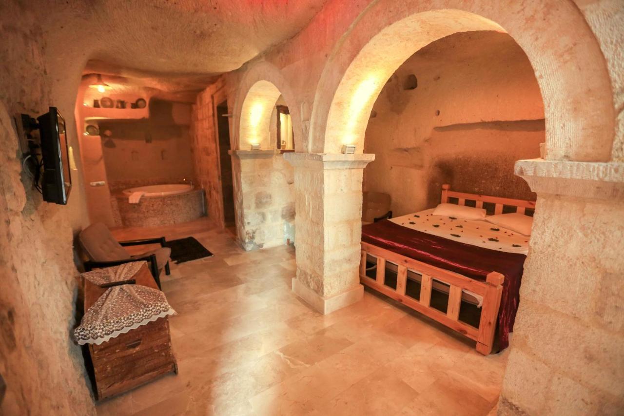 Abu Hayat Cave Suites Ortahisar Ngoại thất bức ảnh